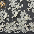 テュル3Dの白い花は結婚式のための80%のナイロン刺繍をひもで締める