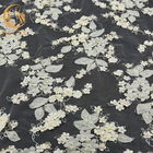 テュル3Dの白い花は結婚式のための80%のナイロン刺繍をひもで締める