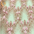 ピンク3D花はウェディング ドレスのためのレースの生地を刺繍した
